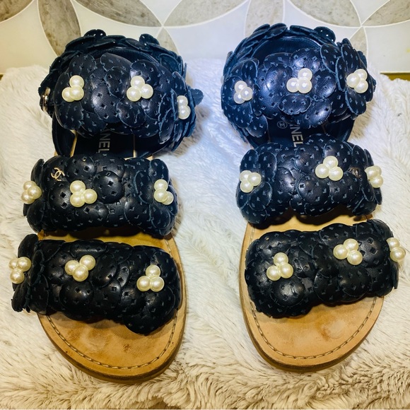 Chanel Black Leather Camellia Flower Flat Sandals - Picture 14 of 14